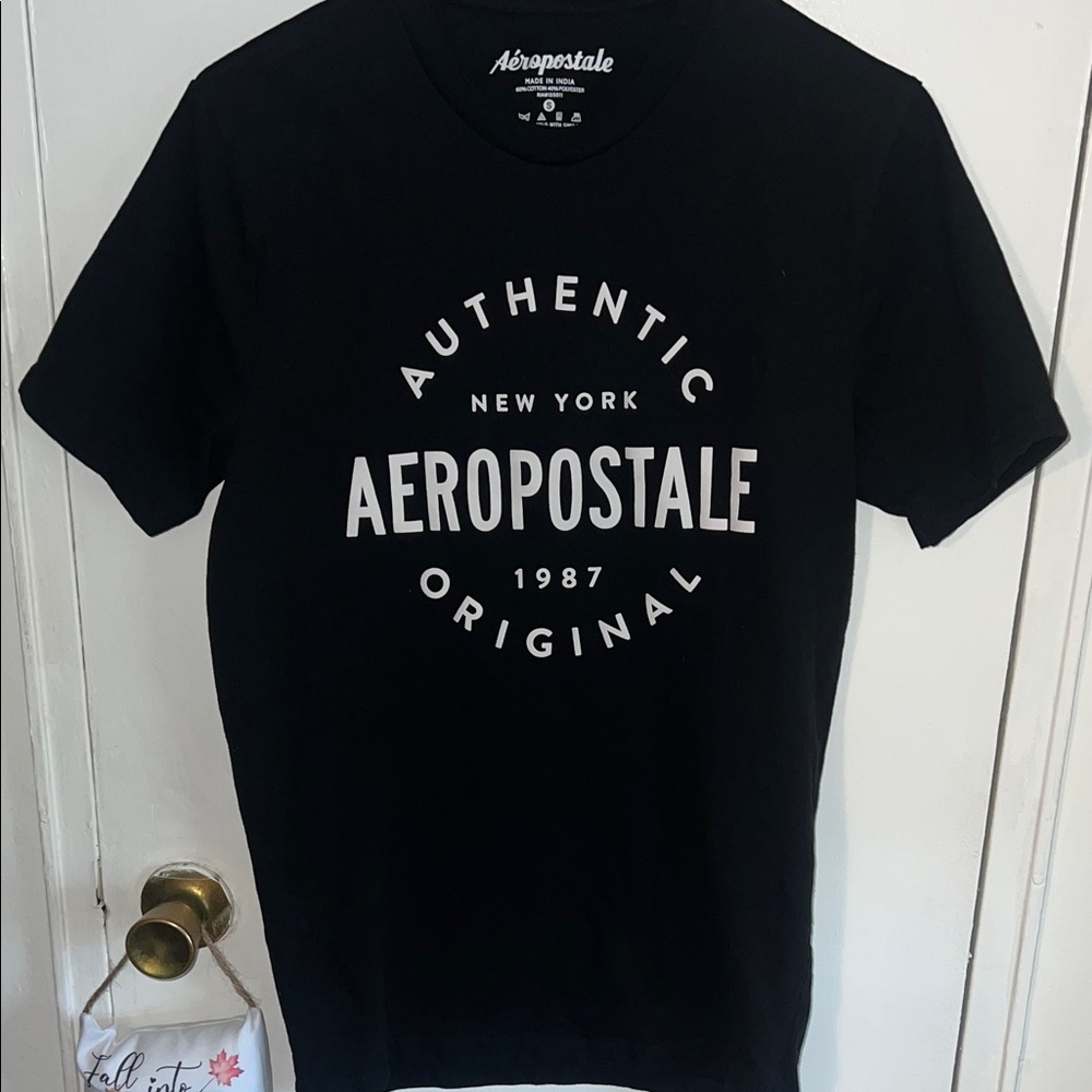 Aeropostale Men's Black Authentic Tee size Small